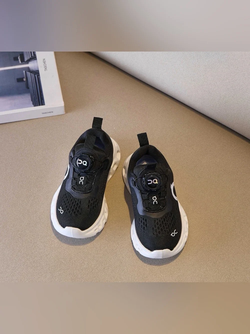 On Running Kids cloud X Black and White Cloud-inspired
Sneakers🙋🏻♀️🙋🏻(SIZE 13C) - Picture 3 of 4